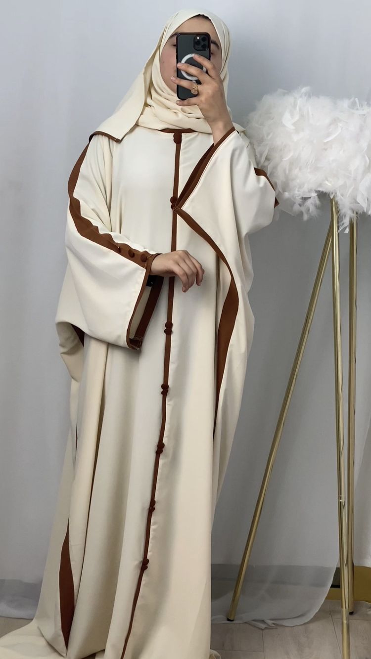 Dalia piped abaya - Cream & brown